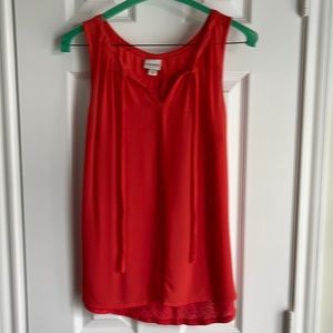 Light weighted polyester cotton blend top.